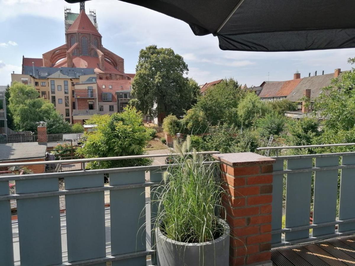 Townhouse Altstadt Wismar Upper Apartment Mit Zwei Terrassen 外观 照片